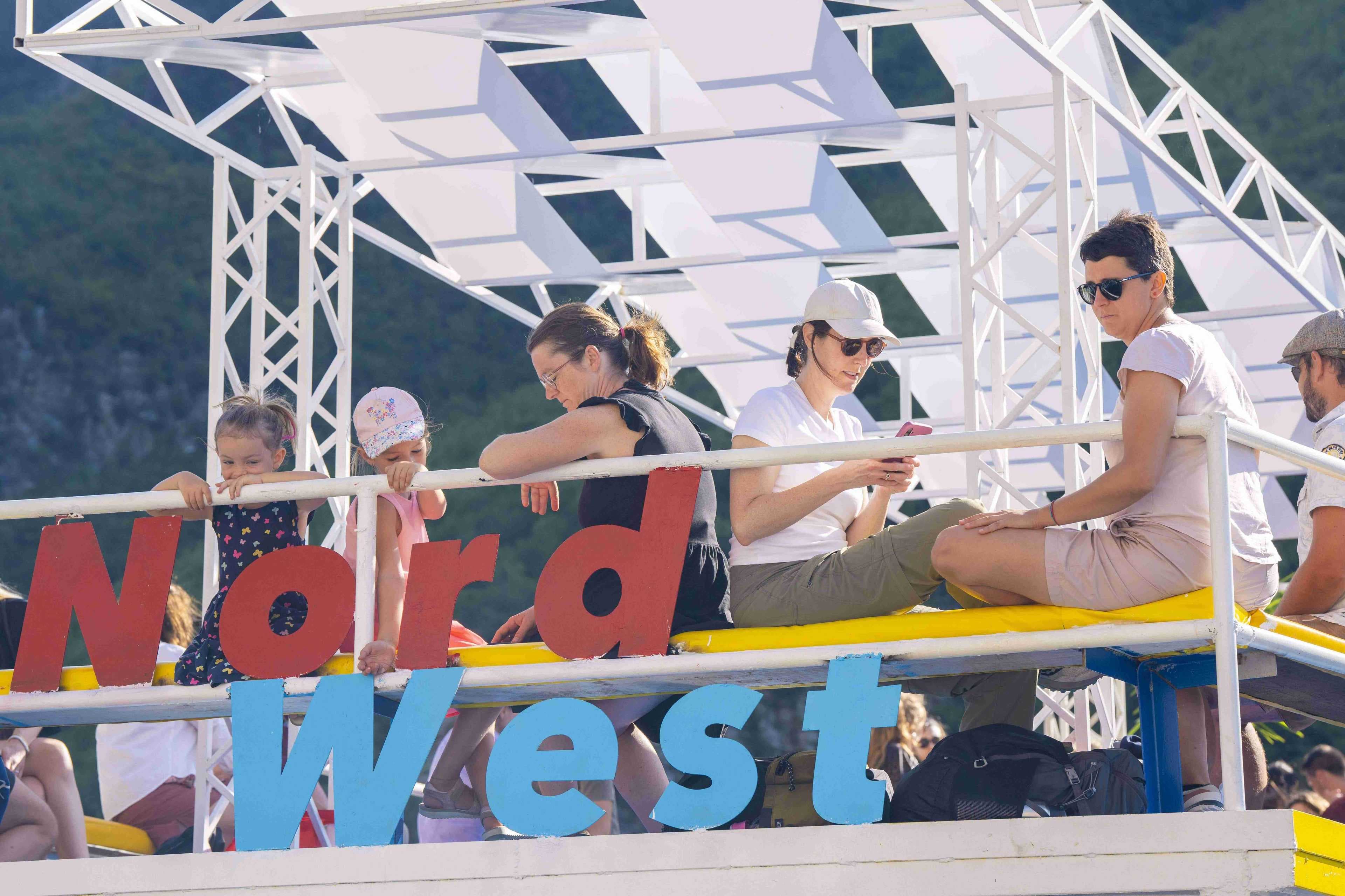 One Day Tour in Komani Lake